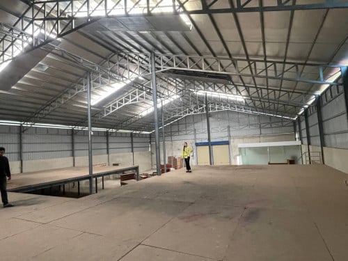 ឃ្លាំងសម្រាប់ជួលនៅសែនសុខ