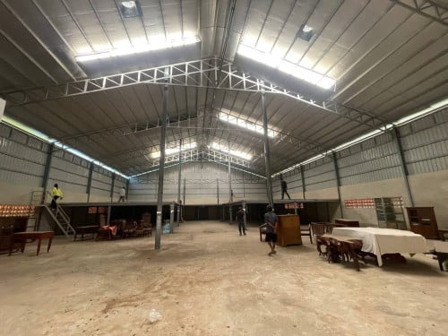 ឃ្លាំងសម្រាប់ជួលនៅសែនសុខ