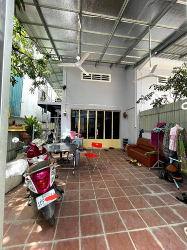 លក់បន្ទាន់ ផ្ទះមានចំណូលពីការជួលស្រាប់500$ ក្នុងមួយខែ។