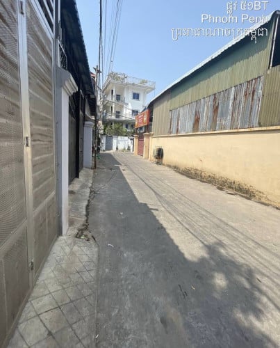 លក់បន្ទាន់ ផ្ទះមានចំណូលពីការជួលស្រាប់500$ ក្នុងមួយខែ។