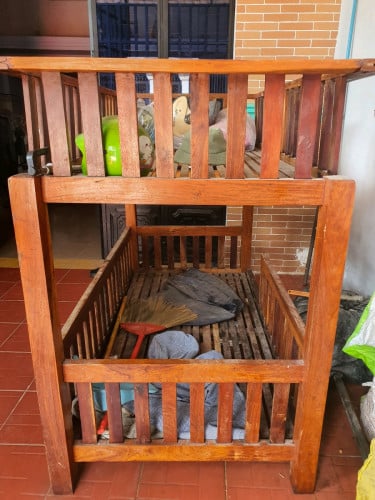 គ្រែឈើបេង លក់ 150$