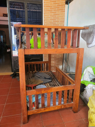 គ្រែឈើបេង លក់ 150$