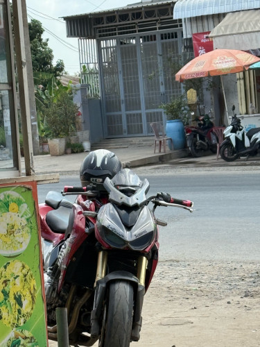 មានពន្ធលក់តែ 3200$ ទេ zx1000 លក់ថោកជិះធម្មតា