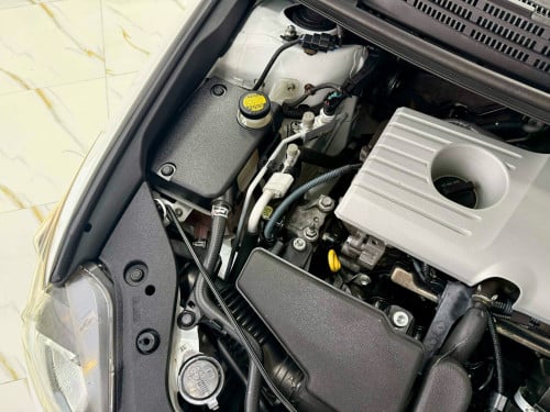 ឡានលក់ CT 200h F sport ឆ្នាំ 012 ក្រដាសពន្ធ ឡានមូល