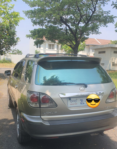 លក់រថយន្ត Lexus  RX 300