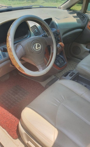 លក់រថយន្ត Lexus  RX 300