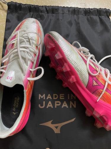 ស្បែកជេីងបាល់ទាត់ Mizuno alpha 3 Elite FG