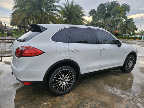 លក់ PORSCHE ឆ្នាំ2013 ម៉ាស៊ូត