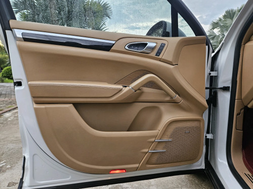 លក់ PORSCHE ឆ្នាំ2013 ម៉ាស៊ូត