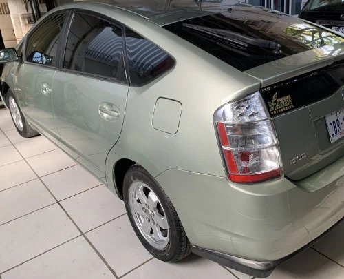 ឡាន​ ជួល​ ឡាន​ ព្រូស សំរាប់ជួល toyota Prius for rent 丰田普锐斯招租 普锐斯出租