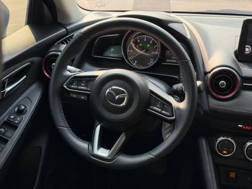 🔥Mazda2 2025Fullកាន់💰7500$💸ដកឡានភ្លាមបង់រំលស់ជាមួយឃ្លាំងផ្ទាល់