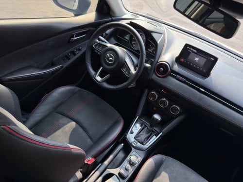 🔥Mazda2 2025Fullកាន់💰7500$💸ដកឡានភ្លាមបង់រំលស់ជាមួយឃ្លាំងផ្ទាល់