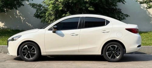 🔥Mazda2 2025Fullកាន់💰7500$💸ដកឡានភ្លាមបង់រំលស់ជាមួយឃ្លាំងផ្ទាល់