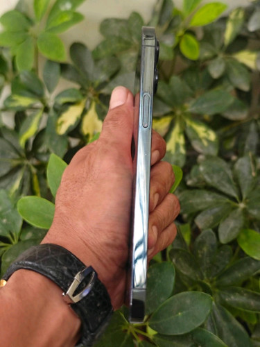 12Pro 128G LL/A សានុំ ដូរថ្មមួយ