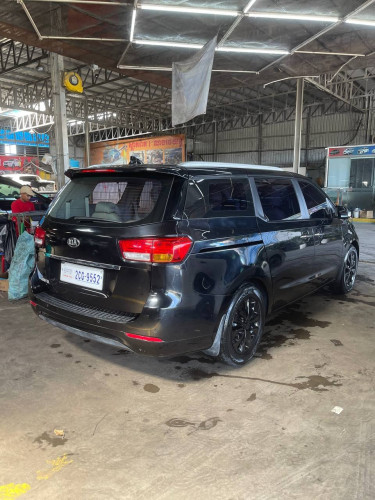 2016 Kia carnivals 2.2 Turbo ម៉ាស៊ូត 11កៅអី ទ្វារអូតូ កៅអីចុច
