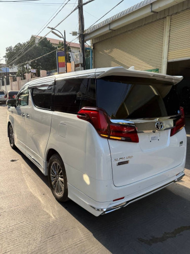 2018TOYOTA ALPHARD HYBRID EXECUTIVE LOUNGE IN STOCK FOR SALE FROM JAPAN