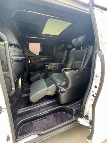 2018TOYOTA ALPHARD HYBRID EXECUTIVE LOUNGE IN STOCK FOR SALE FROM JAPAN