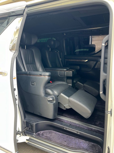 2018TOYOTA ALPHARD HYBRID EXECUTIVE LOUNGE IN STOCK FOR SALE FROM JAPAN