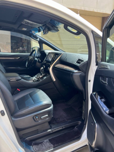 2018TOYOTA ALPHARD HYBRID EXECUTIVE LOUNGE IN STOCK FOR SALE FROM JAPAN