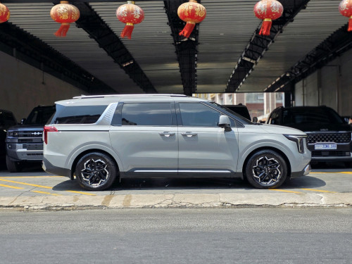 2025 KIA CARNIVAL នៅធានាពេញពីក្រុមហ៊ុន​ ទេីបប្រេីបាន11395គីឡូប៉ុណ្ណោះ