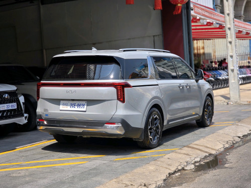 2025 KIA CARNIVAL នៅធានាពេញពីក្រុមហ៊ុន​ ទេីបប្រេីបាន11395គីឡូប៉ុណ្ណោះ
