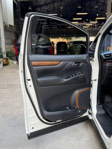 Alphard 2017 up 2024  spec Russia ឆ្វេងសុីន full option