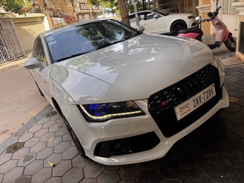 Audi A7សុីសាំងតិចឡានស្អាតម៉ាស៊ីនប្រអប់លេខអេម