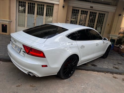 Audi A7សុីសាំងតិចឡានស្អាតម៉ាស៊ីនប្រអប់លេខអេម