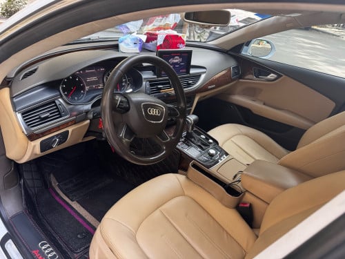 Audi A7សុីសាំងតិចឡានស្អាតម៉ាស៊ីនប្រអប់លេខអេម