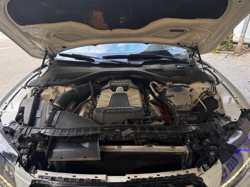 Audi A7សុីសាំងតិចឡានស្អាតម៉ាស៊ីនប្រអប់លេខអេម