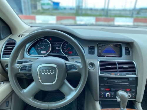 Audi Q7 មានត្រឹម​ 5500$ ដកឡានជិះភ្លាម