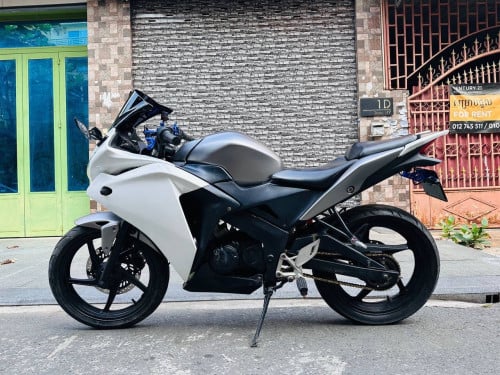 HONDA CBR 1180$ , 150cc , 2013 , Japan have lD card