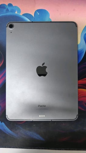 iPad Air 5th 64GB ប្រើស៊ីម នៅស្អាត 98% 339$