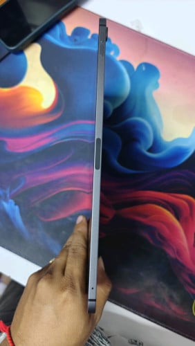 iPad Air 5th 64GB ប្រើស៊ីម នៅស្អាត 98% 339$