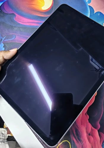 iPad Air 5th 64GB ប្រើស៊ីម នៅស្អាត 98% 339$