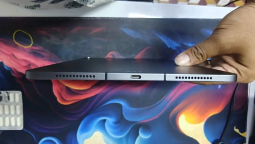 iPad Air 5th 64GB ប្រើស៊ីម នៅស្អាត 98% 339$