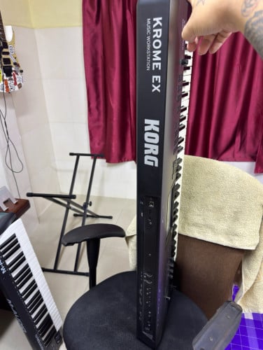 Korg Krome Ex 61Key 500$ ចរចារ
