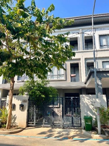 Link house for rent at Borey Chipmong 6A