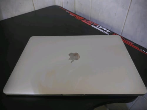 MacBook មួយទឹកលក់
