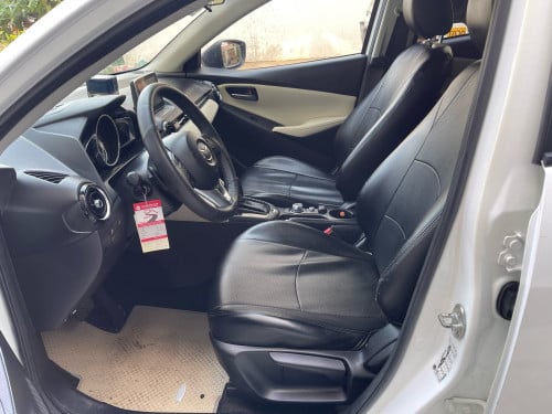 Mazda2 Full options 2017