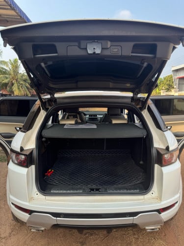 Rang Rover Evoque ម៉ាស៊ូត មិនភ័យខ្លាចឆេះ