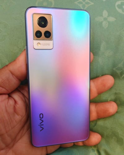 Vivo V21