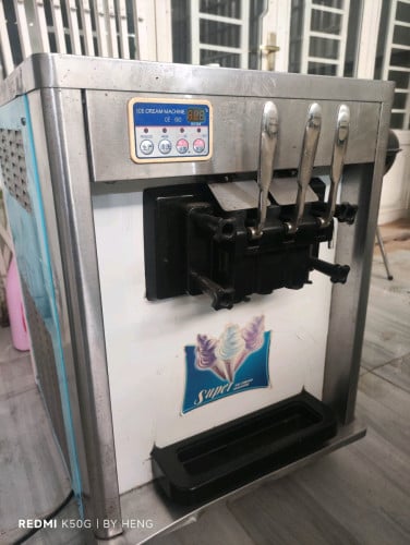 ម៉ាស៊ីនការ៉េមលក់