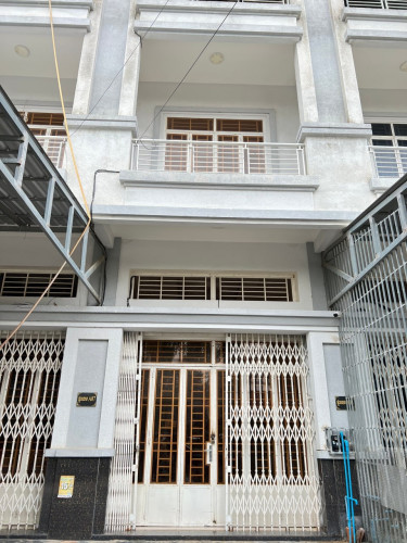 ផ្ទះលក់បន្ទាន់ក្រោមទីផ្សារ​
