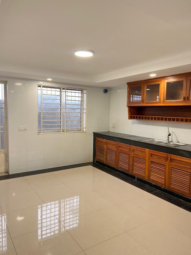 ផ្ទះល្វែងលក់បន្ទាន់ខ្លាំង