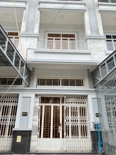 ផ្ទះល្វែងលក់បន្ទាន់ខ្លាំង