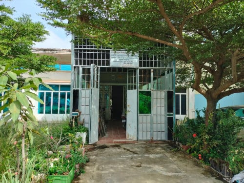 ផ្ទះលក់ជាប់ផ្លូវធំជិតផ្សារសៀមរាបកន្តួត