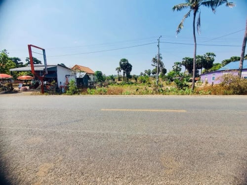 ដីលក់ជាប់ផ្លូវកៅស៊ូរដ្ឋ40ម៉ែត