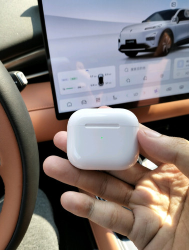 ប្រអប់កាស Airpod3 នៅស្អាតដូចរូប