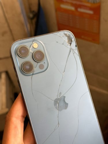 ចង់លក់ iPhone 12 pm 256g ll បែកញ្ចក់មុខ មួយឆ្នូតប៉ុនក្រចក បែខខ្នងក្រោយ សាណុំសុីន អត់ធ្លាប់ជួសជុល